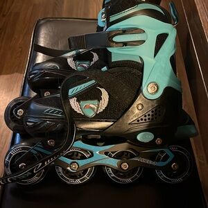 Like new Girls rollerblades
